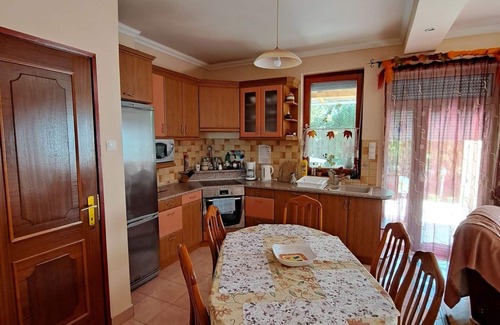Balatonfenyves House | Beautiful private villa for 7 guests with WIFI, A/C, TV, patio and parking