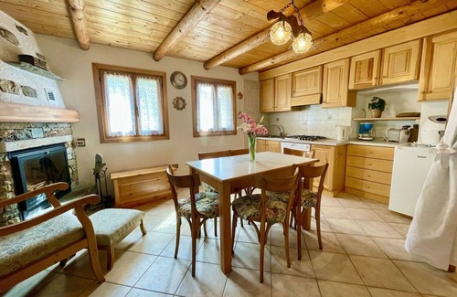Verceia House | Beautiful private villa for 3 guests with WIFI, TV, terrace, pets allowed and parking