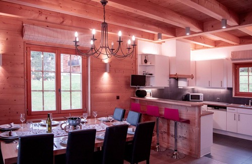 Villars-sur-Ollon House | Beautiful private villa for 10 people with WIFI, TV, terrace and parking