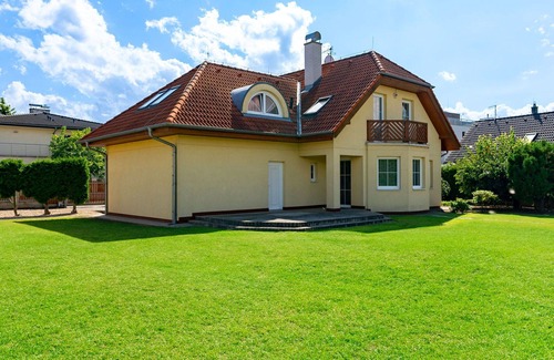 Dolni Chabry Villa | Beautiful private villa for 8 people with WIFI, private pool, TV, terrace and parking