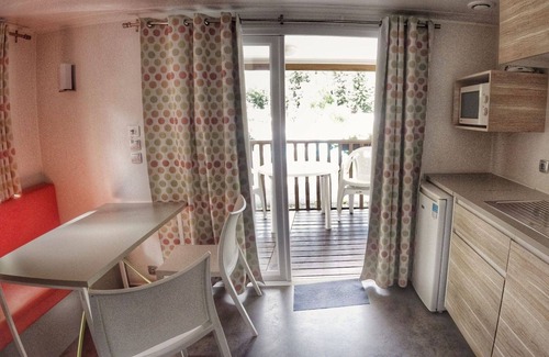 Dolni Pocernice House | Beautiful private villa for 4 guests with pool, WIFI, terrace, pets allowed and parking