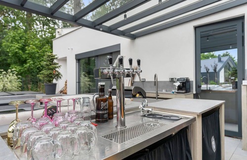Dolni Laz House | Beautiful private villa for 10 people with WIFI, hot tub, TV, terrace, pets allowed and parking