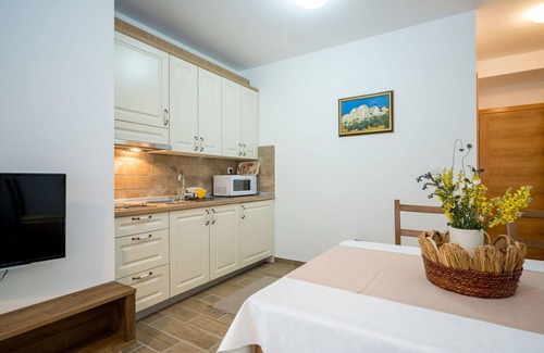 Senj House | Beautiful private villa for 12 people with private pool, WIFI, TV, terrace, pets allowed and par.