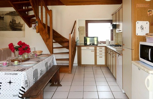 Plouha Villa | Beautiful private villa for 6 people with WIFI, private pool, TV, patio and parking