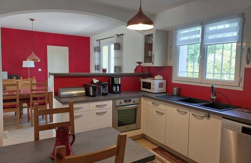 Le Val House | Beautiful private villa for 6 guests with WIFI, private pool, TV, terrace and parking