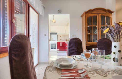 Muntic House | Beautiful private villa with private pool, WIFI, A/C, TV, patio, pets allowed and parking