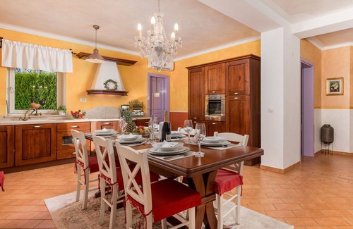 Sumber House | Beautiful private villa for 6 people with A/C, private pool, WIFI, TV, terrace and parking