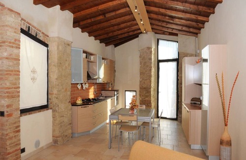 Asciano Villa | Beautiful private villa for 4 people with A/C, pool, WIFI, TV, terrace and parking