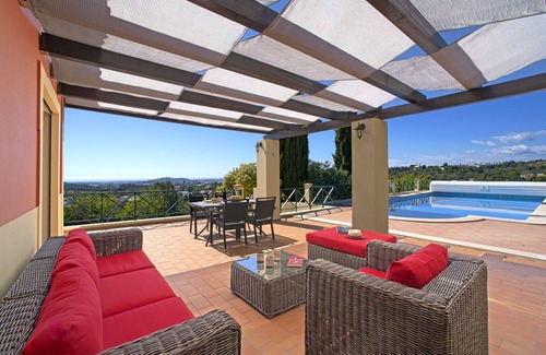 Sao Clemente House | Beautiful private villa for 6 people with private pool, WIFI, A/C, TV and patio