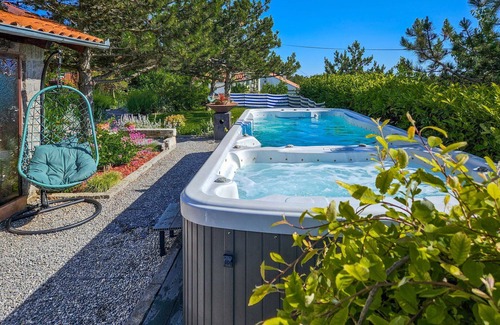 Vratarusa House | Beautiful private villa with A/C, hot tub, WIFI, private pool, TV, terrace, panoramic view, parking