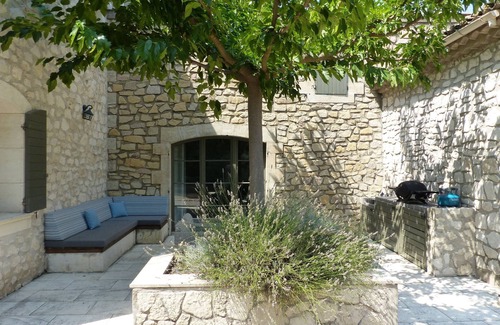 Eygalieres Villa | Beautiful property in the village of Eygalières, quiet, pool, air conditioning