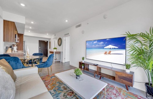 Overtown Apartment | Beautiful Property with King Bed & Free Parking