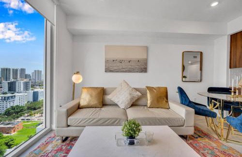 Overtown Apartment | Beautiful Property with King Bed & Free Parking