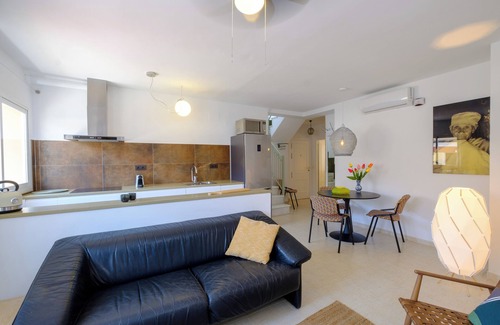 Capuchinos Apartment | Beautiful, Quiet Duplex Apartment in Malaga with Private Terrace