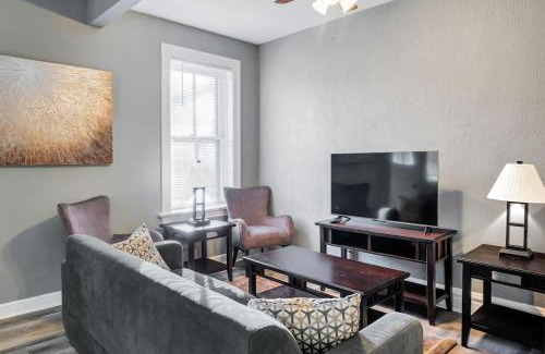 Shaw House | Beautiful Rehabbed Unit in Shaw Community - 4226b