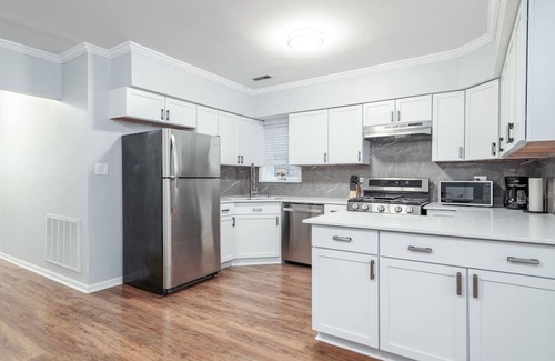 Old Town House | Beautiful, Remodeled Penthouse Unit in Old Town!