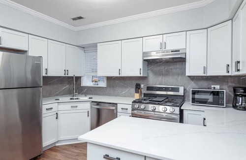 Old Town House | Beautiful, Remodeled Penthouse Unit in Old Town!