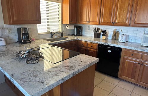 Palm Desert Condo | Beautiful, remodeled Home Away From Home with garage and furnished, tiled, patio