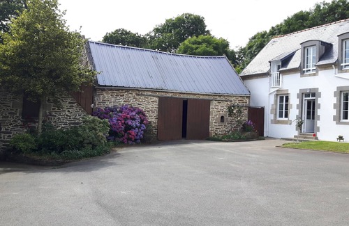 Ploneour-Lanvern House | Beautiful renovated Breton house classified 3 *, quiet, near the sea, South Finistere