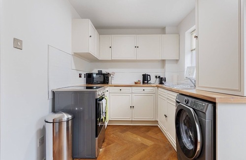York House | Beautiful Renovated Central Home in York with Free Parking | Pass The Keys