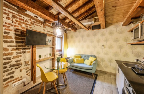 Malasana Apartment | Beautiful Renovated Loft in the center 012