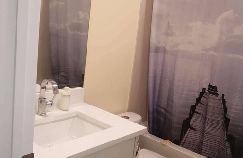 Southwest Calgary House | Beautiful Room Close to Mall