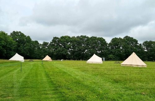 Abbess Roding Cabin | Beautiful Rural location. Glamping. London from 1 hour. Book 1- 6 tents.