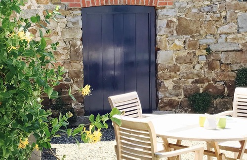 Sageston Cottage | Beautiful rural location, Pembs Coast National Park near beaches, walk to Carew