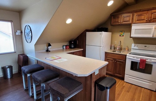 Washington County House | Beautiful Secluded Casita Close to Zion Pool Fire Pit Patio, This Is YOUR Place!
