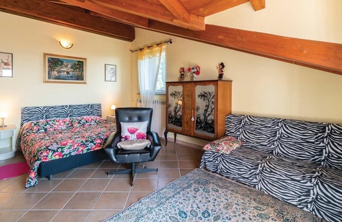 Acqui Terme Apartment | Beautiful semi-detached house in the vineyards of Monferrato, with a small lake for sport fishing.
