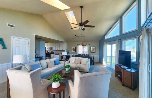 South Nags Head House | Beautiful Semi-of in S. Nags Head. Private Pool, Elevator, Pets OK, Great ocean views and short w.