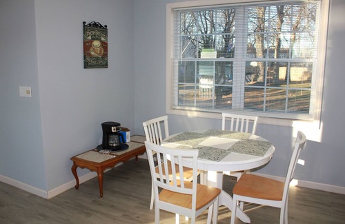 Warwick House | Beautiful Single Family house on Warwick Pond, Warwick, RI