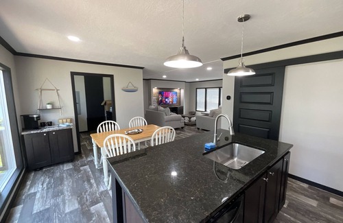 Crane Hill House | Beautiful Smith lake Home on a lazy sloping lot! No Stairs to the water!