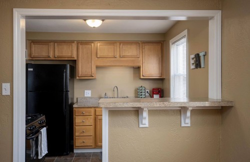 West Seneca Apartment | Beautiful South Buffalo parkside apartment
