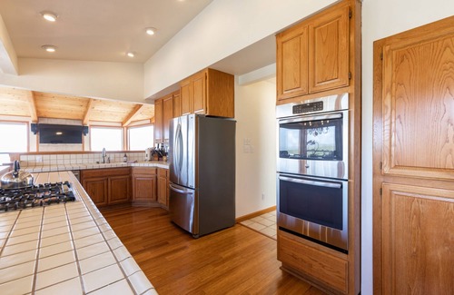 Bodega Bay House | Beautiful South Harbor Home with Great Ocean Views Point View House