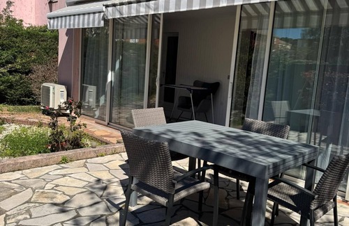 Les Sablettes Apartment | Beautiful, spacious garden apartment. 800m from the beach.