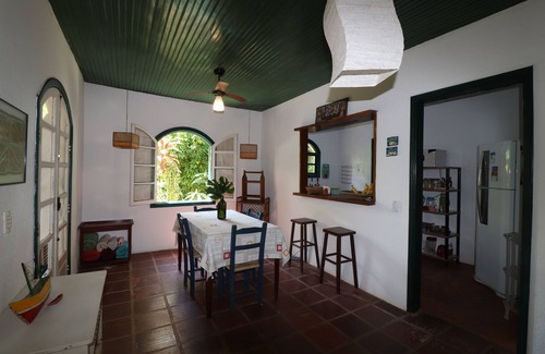 Barra do Sahy House | Beautiful, spacious house with 4 bedrooms, veranda with hammocks, garden.