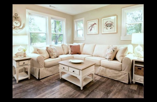 Tranquil Harbour House | Beautiful & Spacious 4BR/2BA Duplex/House-POOL & FIRE PIT-Sleeps10