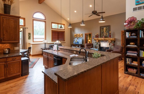 Aspen Brook House | Beautiful, Spacious, & Clean Family Home! Close to Rocky Mtn N.P., and YMCA