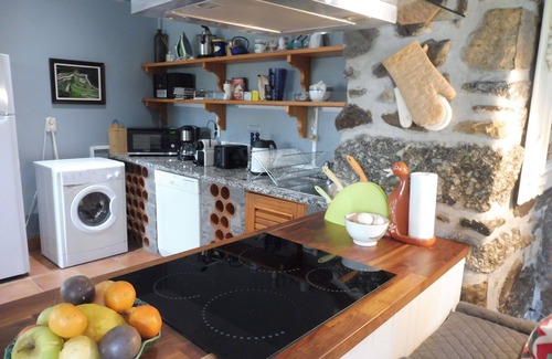 Portela Apartment | Beautiful spacious farmhouse apartment, with private pool, terrace, BBQ, Netflix