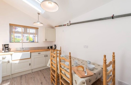 Cambridge Apartment | Beautiful, spacious guest suite, parking, central!