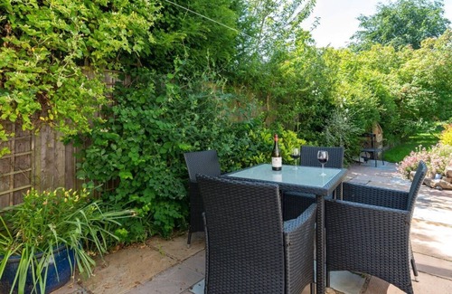 Cambridge Apartment | Beautiful, spacious guest suite, parking, central!