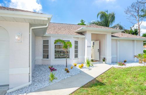Englewood East House | Beautiful Spacious Home! Close to Beaches - HEATED Private Pool