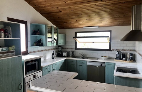 Mezos House | Beautiful, spacious house with pool, between the forest and the beach.