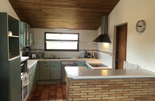Mezos House | Beautiful, spacious house with pool, between the forest and the beach.