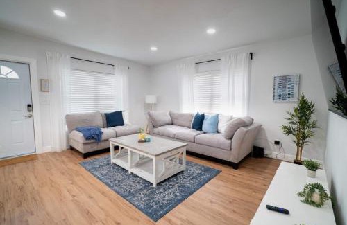 Old Seminole Heights House | Beautiful Spacious Stylish Near Busch Gardens