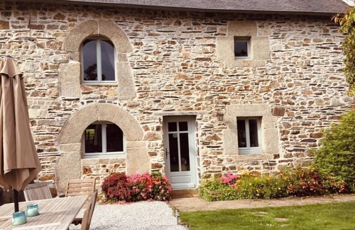 Mur-de-Bretagne House | Beautiful Stone House in an Idyllic location close to Lac De Guerledan