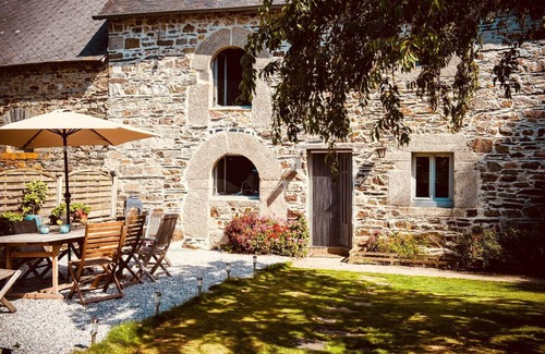 Mur-de-Bretagne House | Beautiful Stone House in an Idyllic location close to Lac De Guerledan