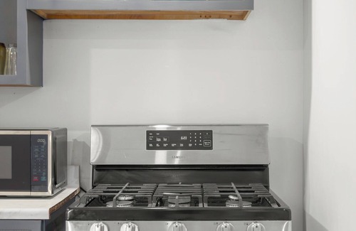 Buffalo Apartment | Beautiful Studio Apartment Centrally Located Downtown BFLO
