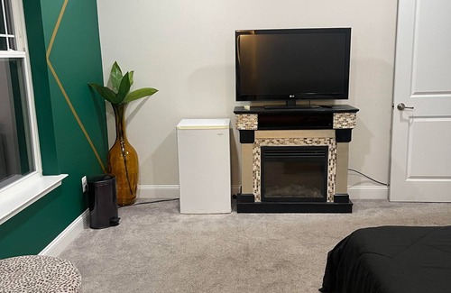 Aberdeen Apartment | Beautiful Studio Bedroom Rental!